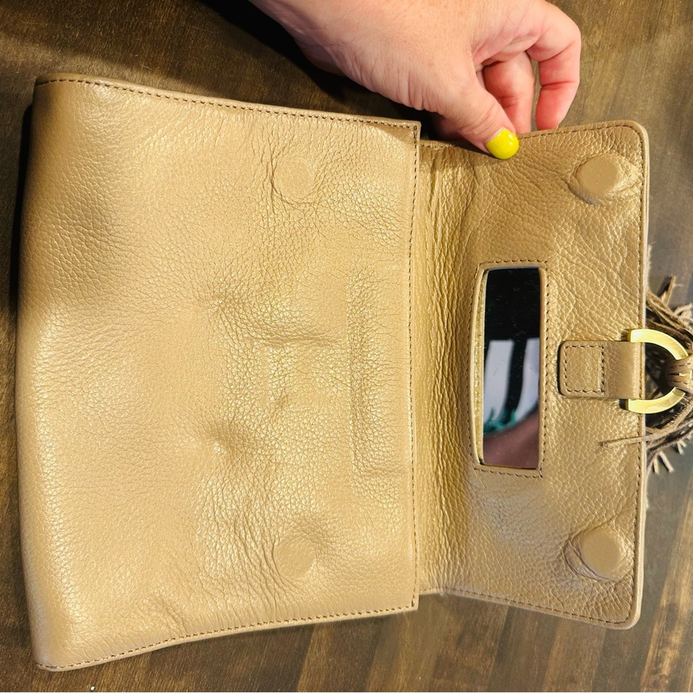 Alexis Hudson tassel clutch - Picture 2 of 4